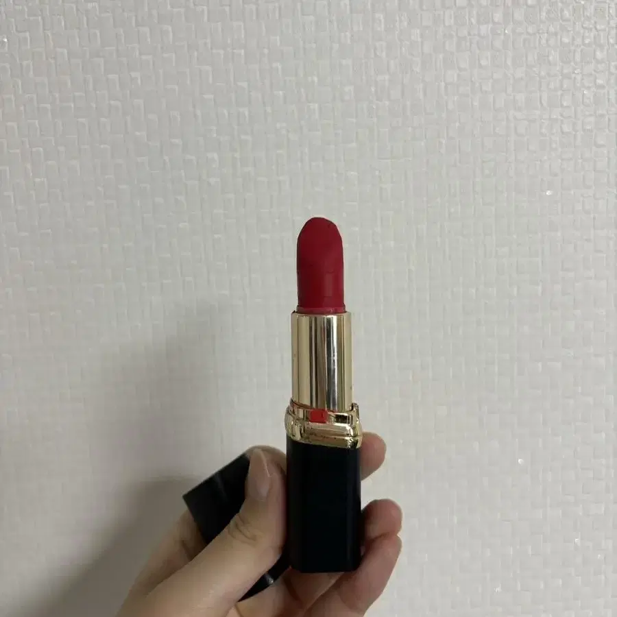 로레알Lipstick 모이스트매트 239 코랄 베리타블