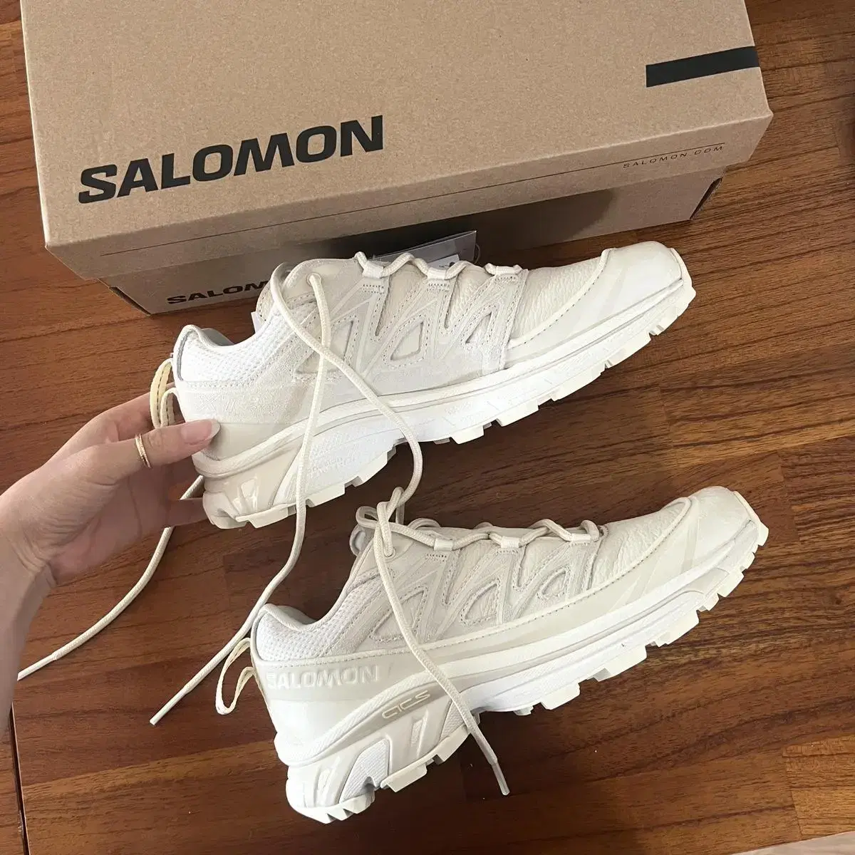 SALOMON 살로몬 XT-6 익스팬스 바닐라 아이스 아몬드 밀크