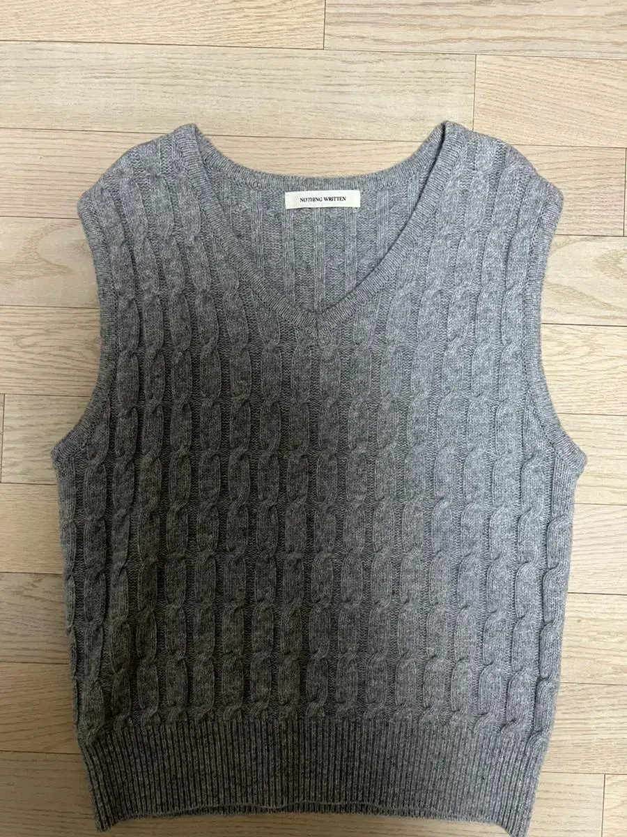 낫띵리튼 wool vest 그레이