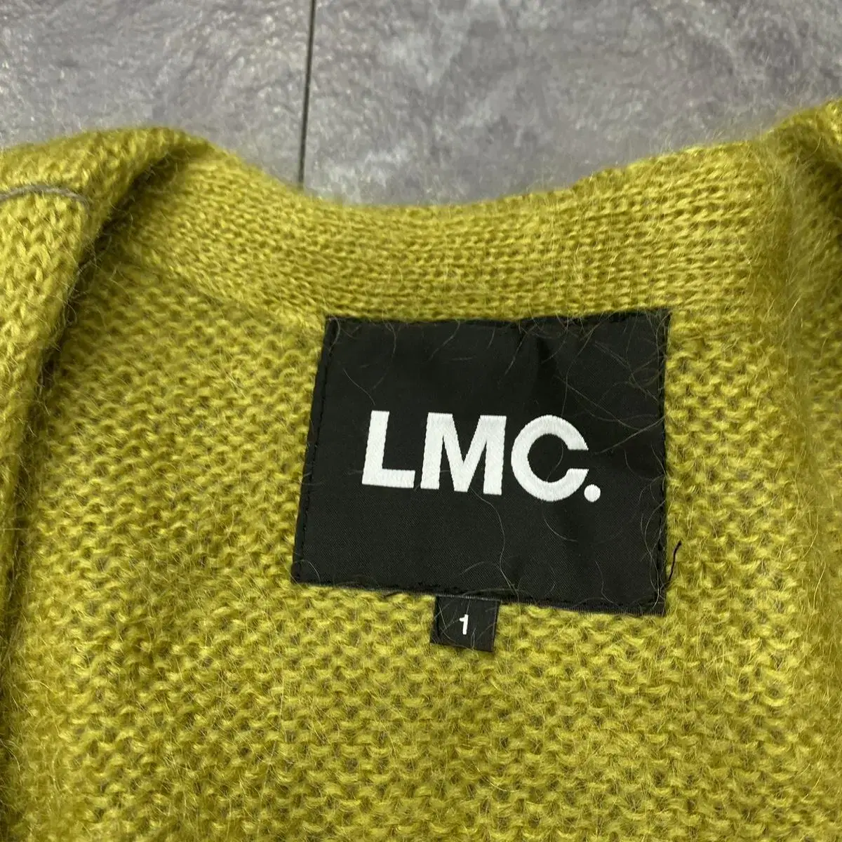 LMC 스트라이프 배색 가디건