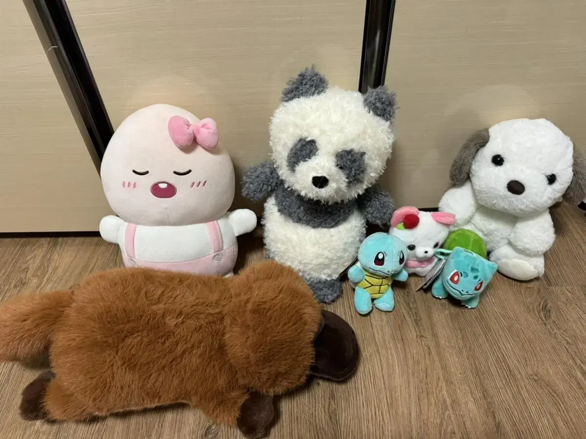 KakaoFriends dolls, animal dolls, Scooto Tatchi statue, etc.