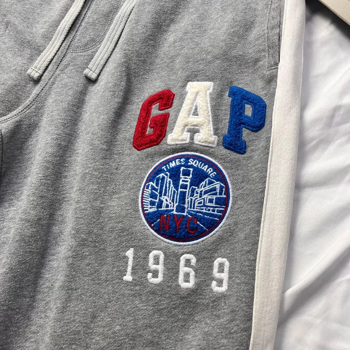 [GAP] 갭 NYC 사이드 테이프 조거팬츠