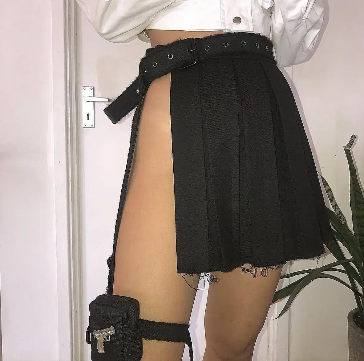 hyein seo wool skirt - w/garter belt