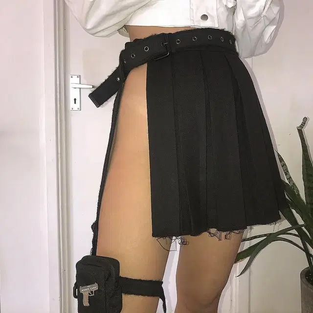 hyein seo wool skirt - w/garter belt