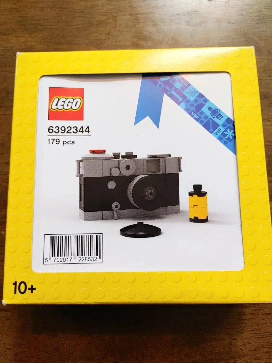 The LEGO Camera Trio (6392344+21345+31147)