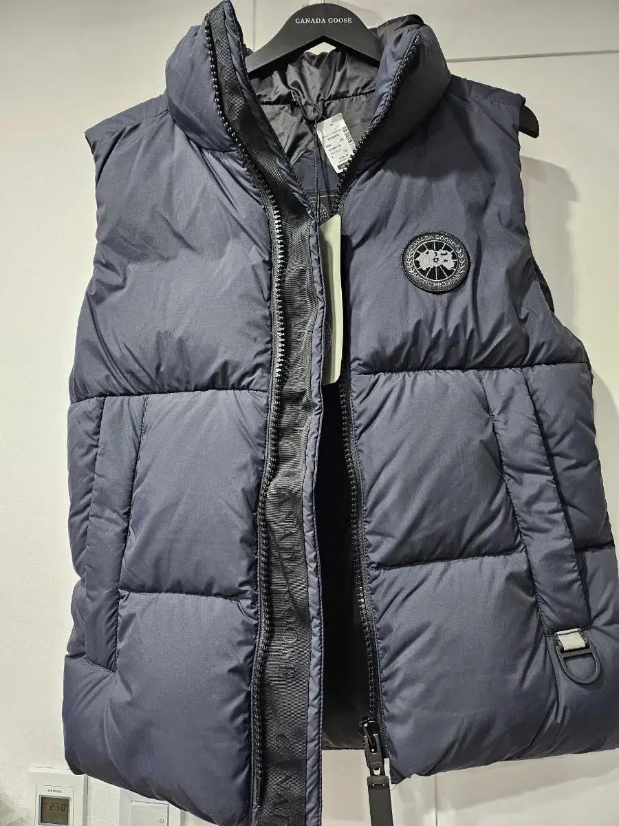 Canada Goose Men's Everett Puffer Vest Best Sizes