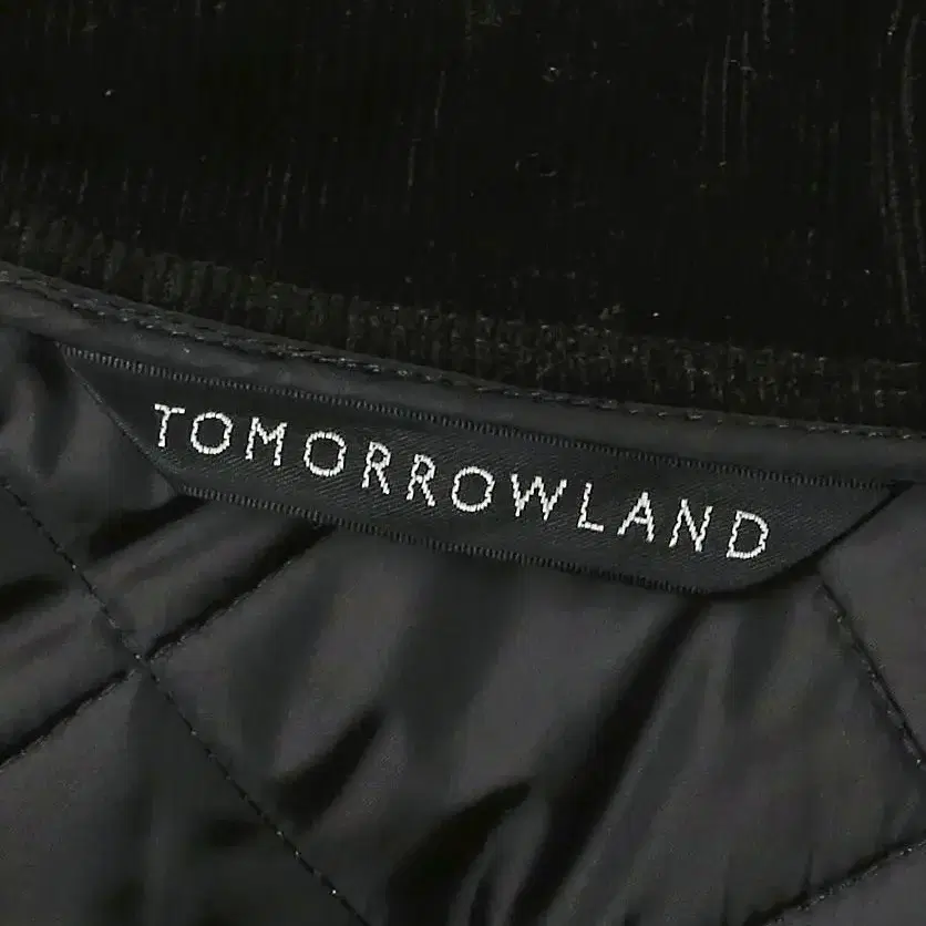 투모로우랜드 [Tomorrowland] 그레이 클래식 퀼팅 자켓