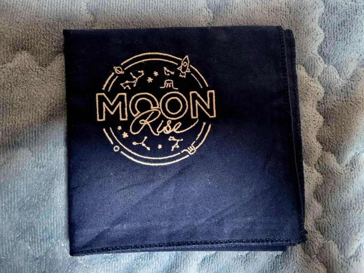 Day 6 Desik Moonrise Handkerchief Goods