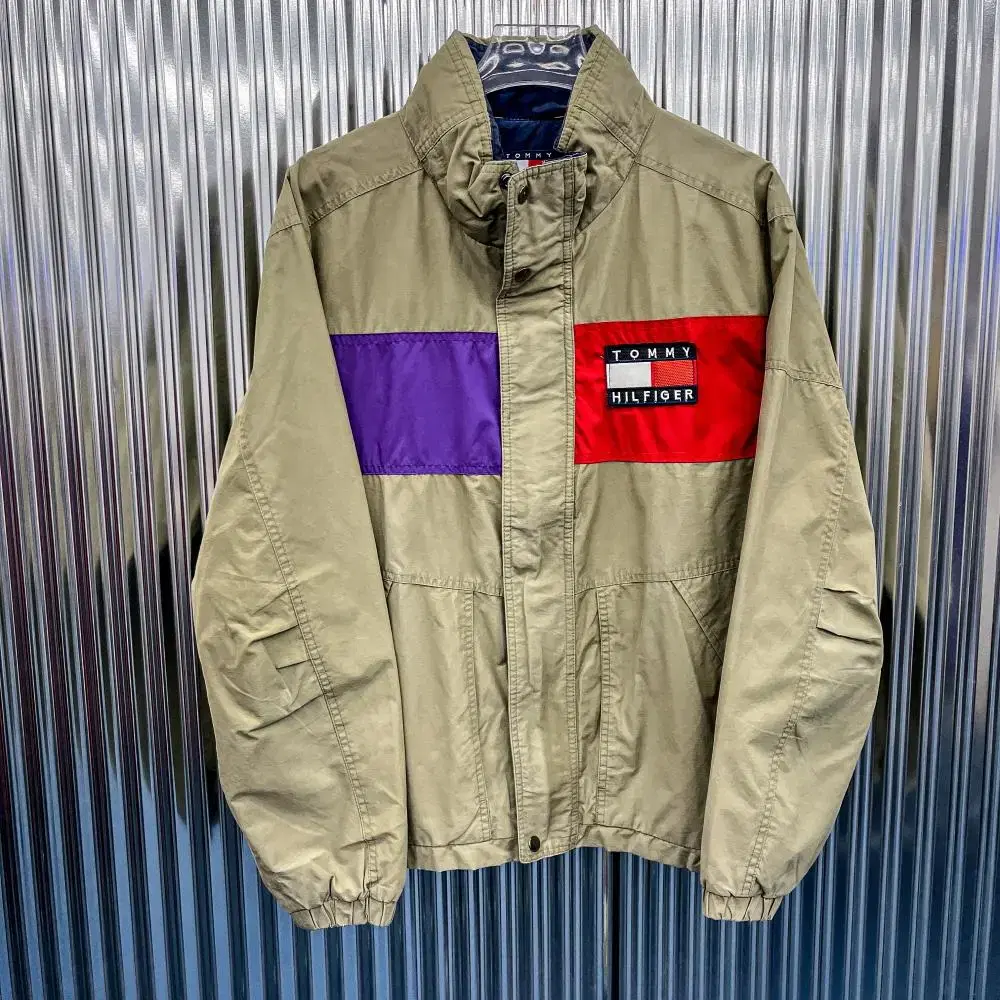 Tommy Hilfiger Old School Windbreaker Jacket (L in Korea) K545