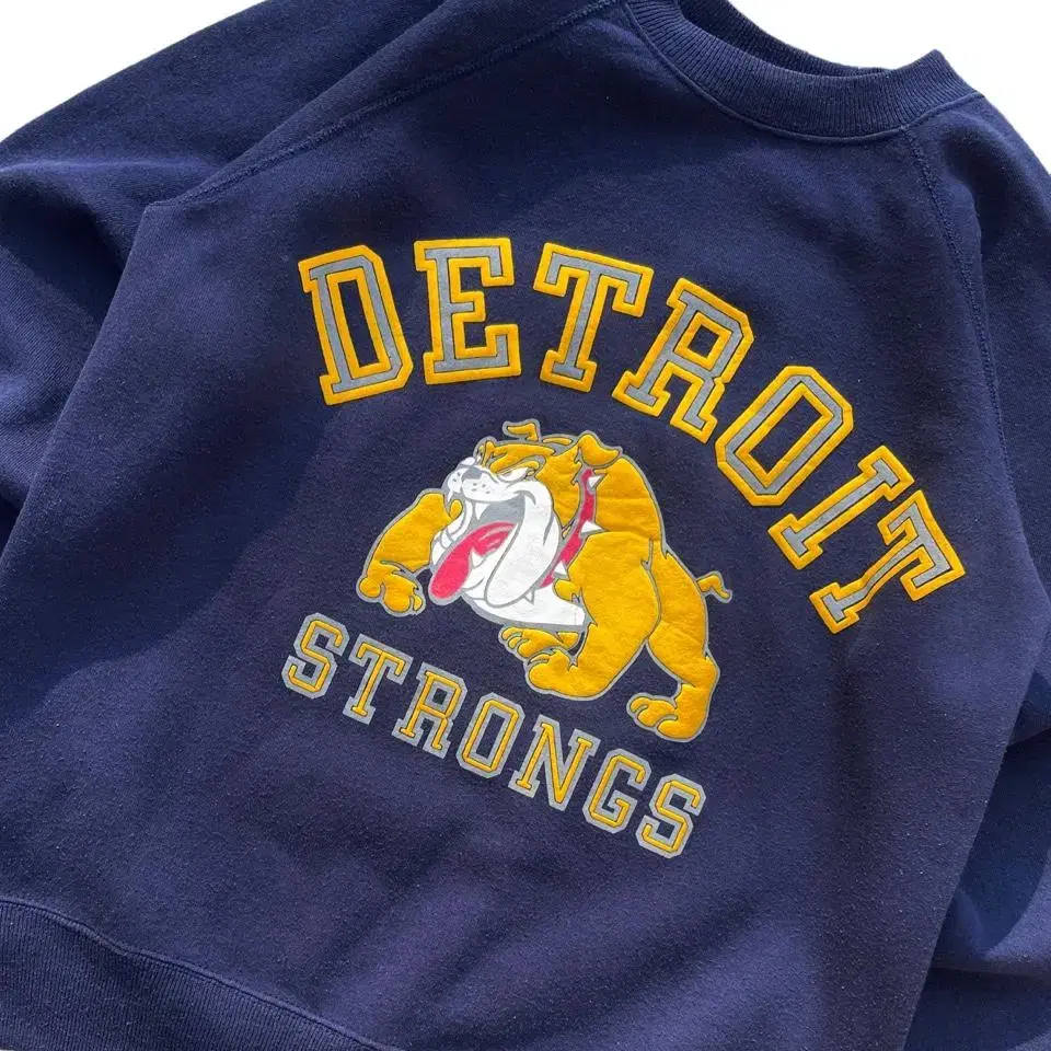 90s Detroit Strongs Sweatshirts