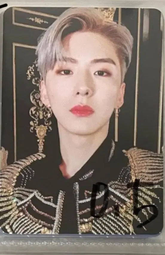 Fantasia kit kihyun photocard Sources