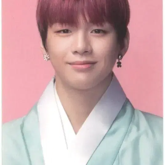 강다니엘 한복 포카 구함