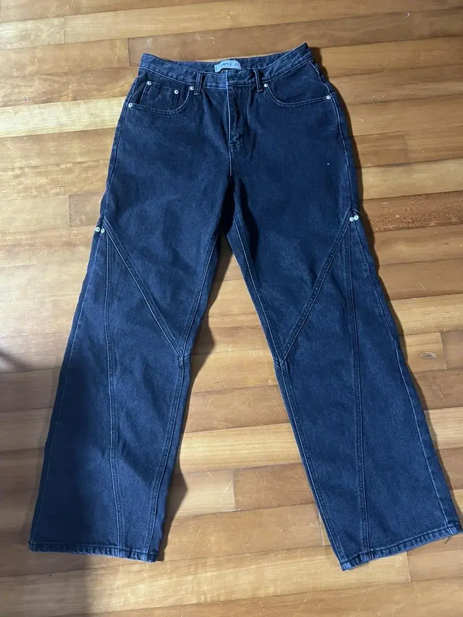 Semi-wide denim pants