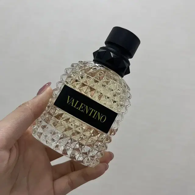 발렌티노 우오모 본 인 로마 옐로우 드림 50ml