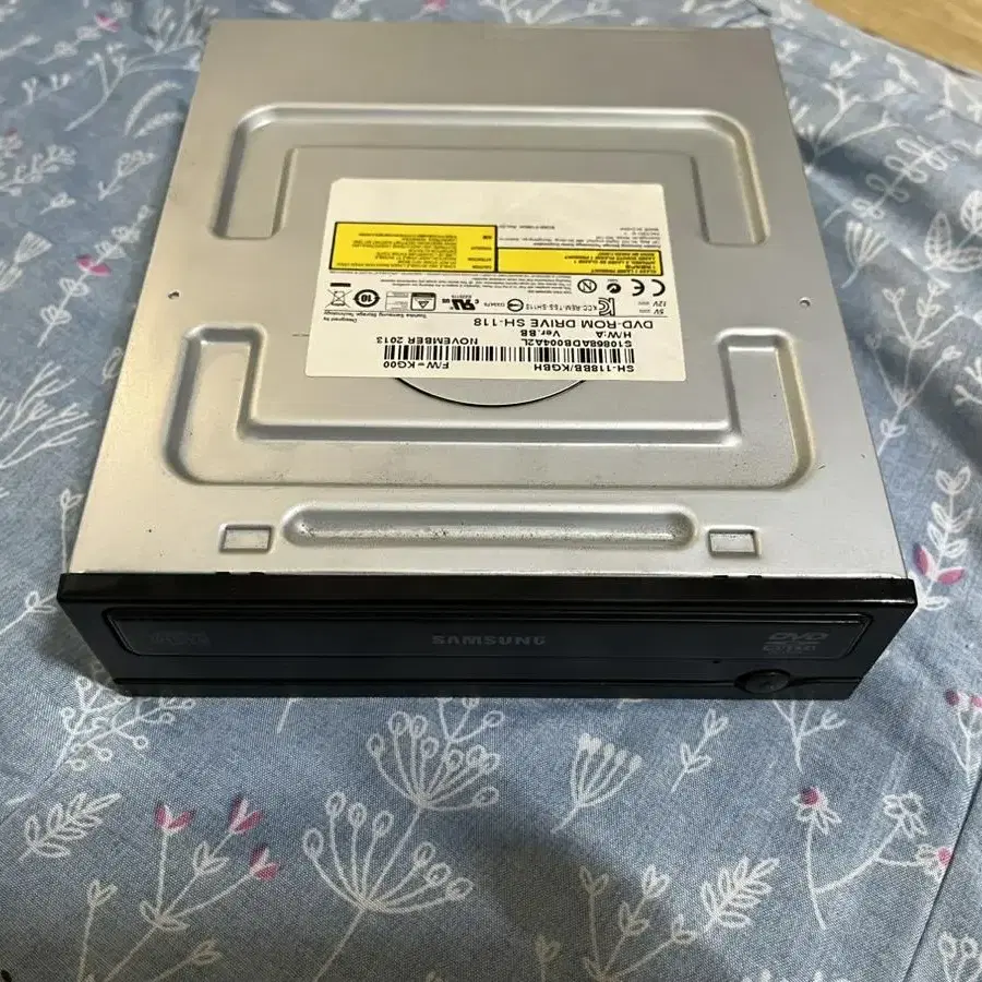 DVD-ROM