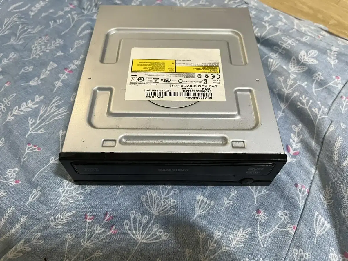 DVD-ROM