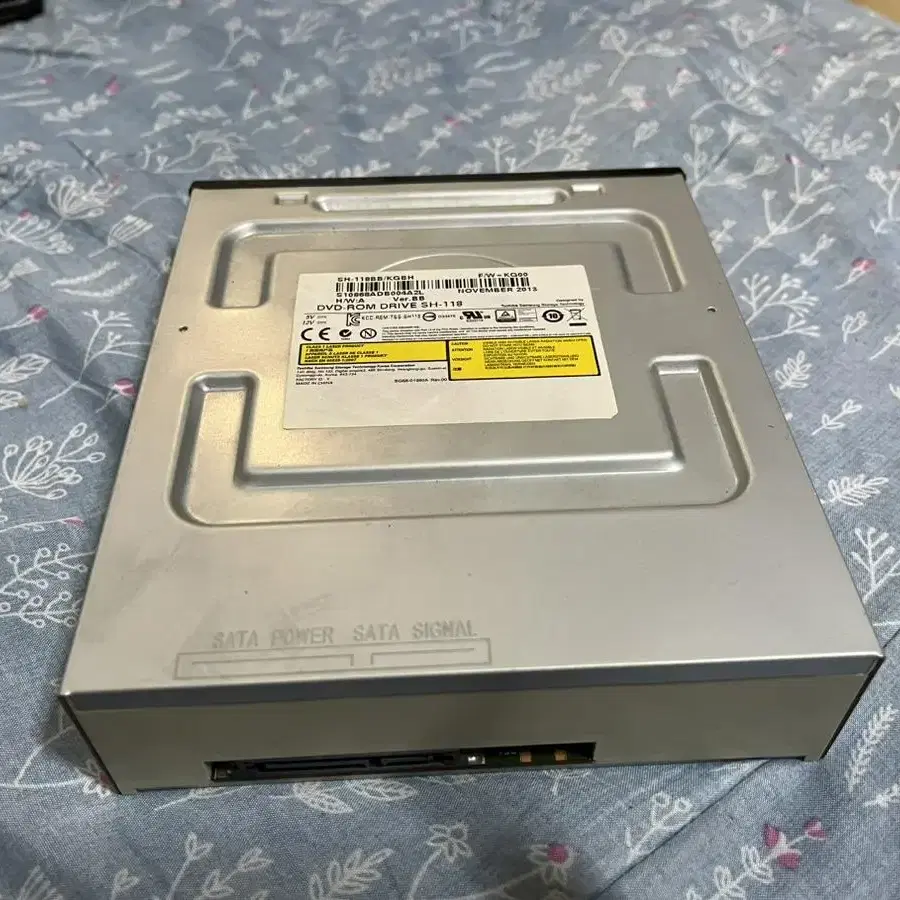 DVD-ROM