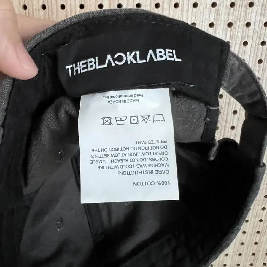 The black label x taeyang cap