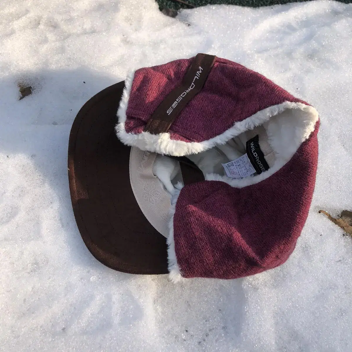 Vintage WILDROSES red trapper hat