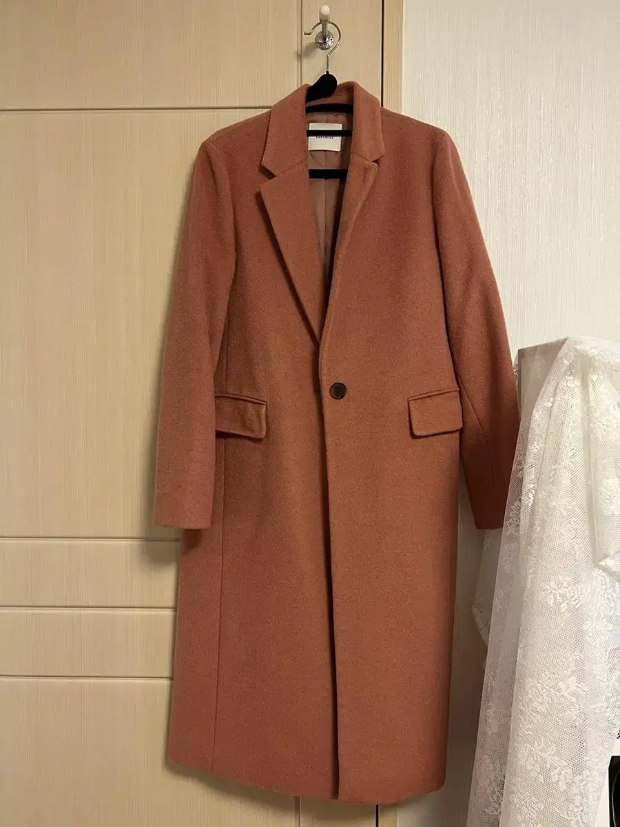 Department store (She's Miss) Momo coat (200,000 won)