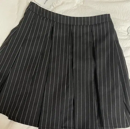 어반드레스 PIN STRIPE SKIRT