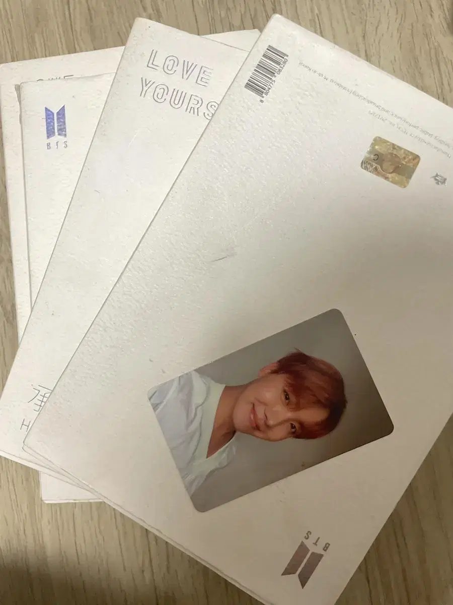 Official Goods)Rubsell Hull album 팔 +)J-Hope Photocard