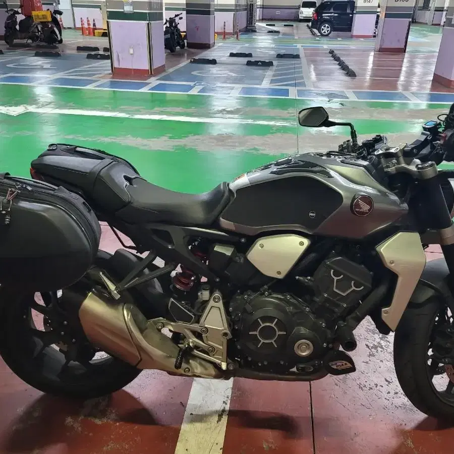 cb1000r 1만3천 대차 및 판매