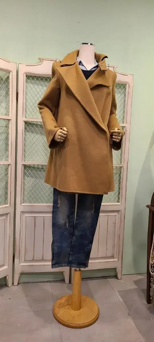 Unique cashmere coat with Time 66 zipped sleeves