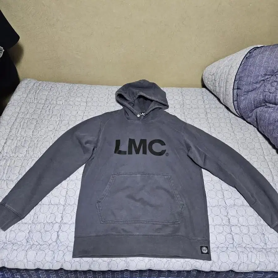 LMC 후드티 (차콜)