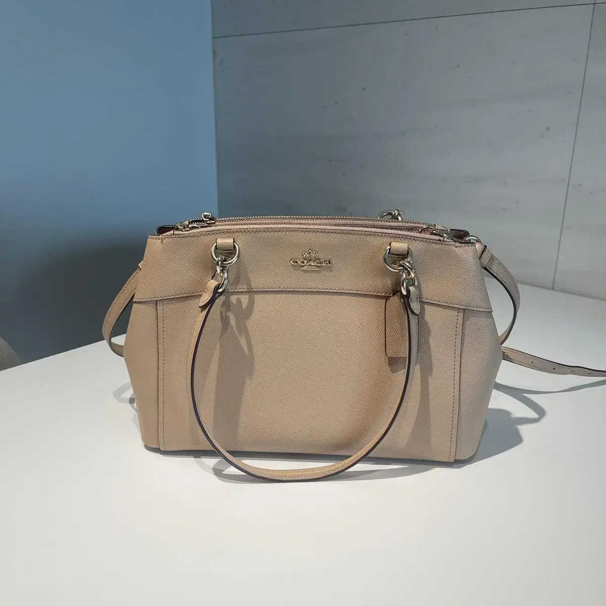 코치백 코치 가방 coach bag 정품 연핑크 데일리백