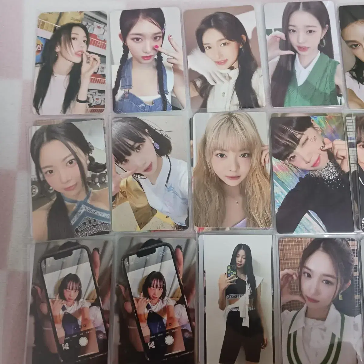 Ive new jeans le sserafim gidle I sell photocard merchandise.