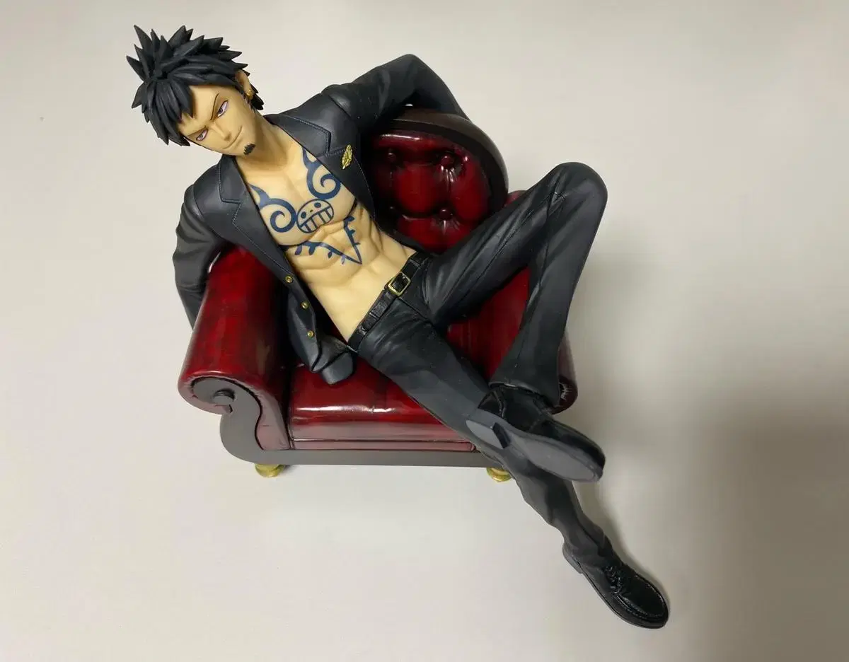 MegaHouse SOC Trafalgar Row Figures