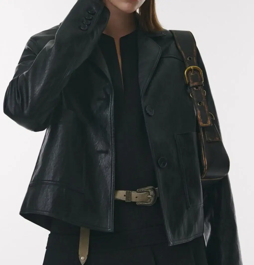 도프셉 가죽자켓 FAUX Leather Midi Blazer