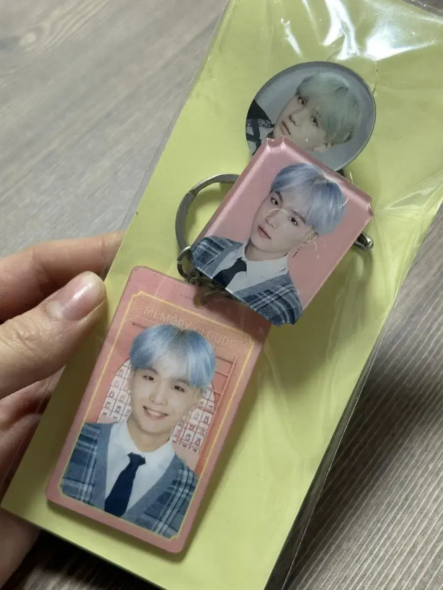 BTS suga lenticular keyring, acrylic pinbadge (3rd and 4th members)