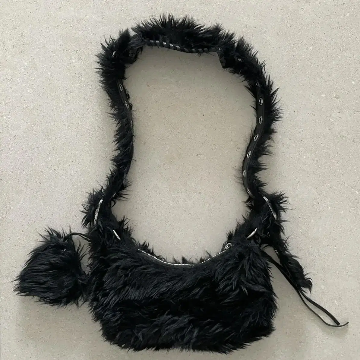 발렌시아가 르카골  Balenciaga Le Cagole Faux Fur