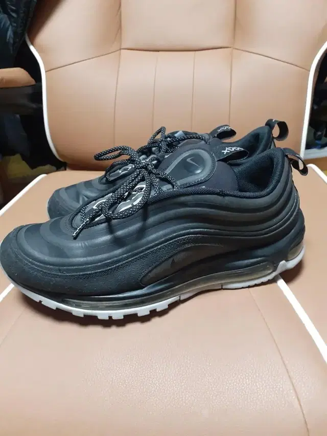 나이키 AIRMAX 97 유틸리티 280사이즈