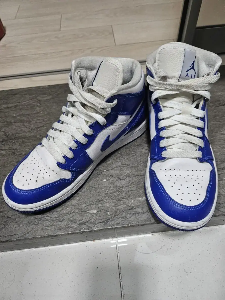 Jordan 1 Blue Size 230