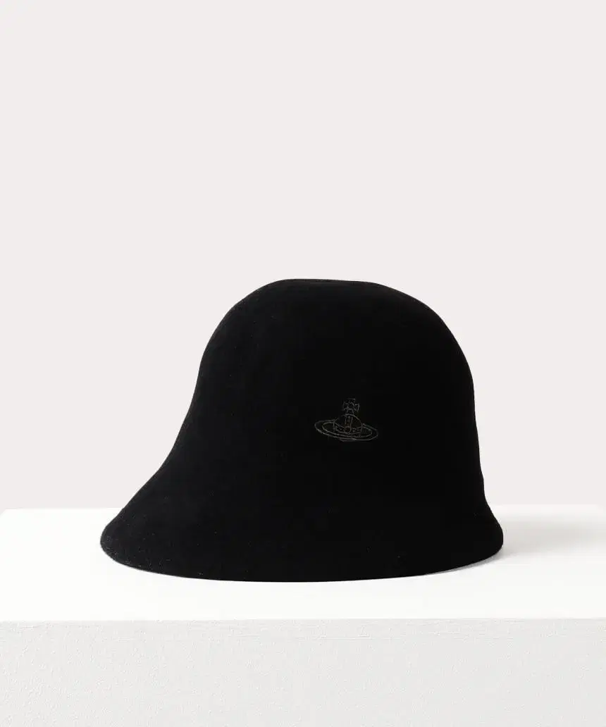 Vivienne Westwood Bucket Hat Black