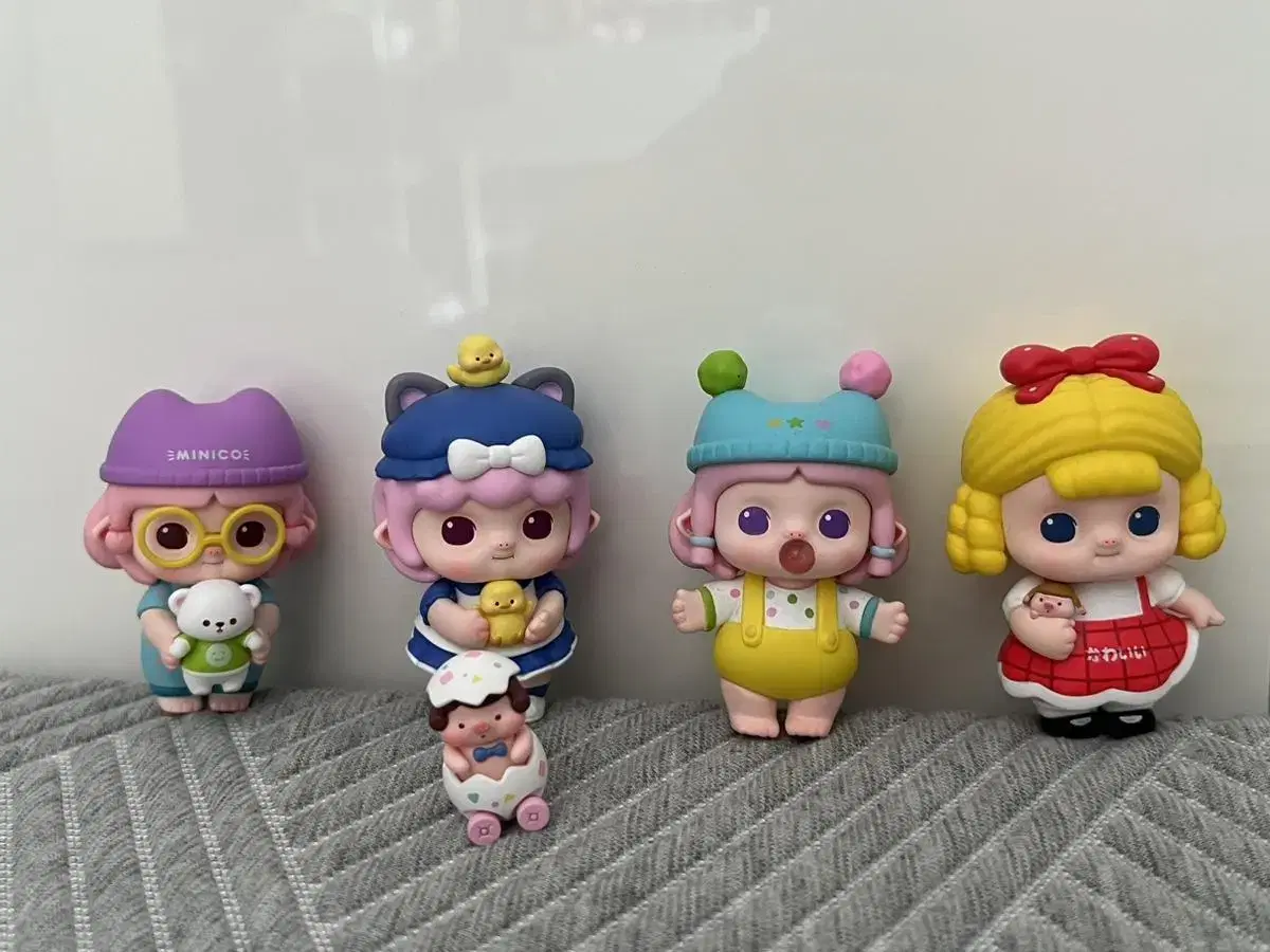 Half-priced Delivery )) Pop Mart Minikko Figures 4pcs bulk sells