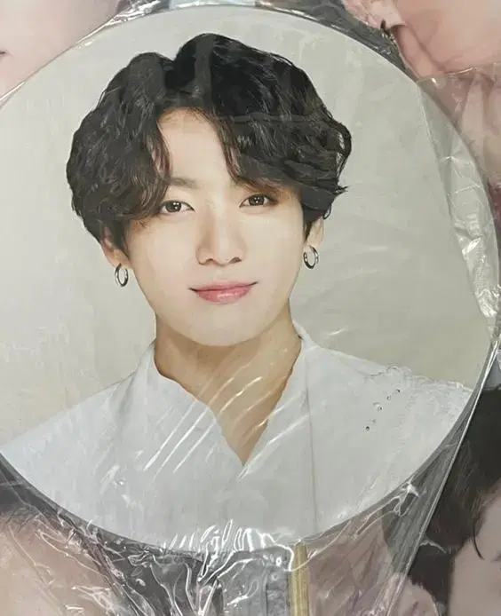 방탄 정국 윙콘 피켓 우치와 양도