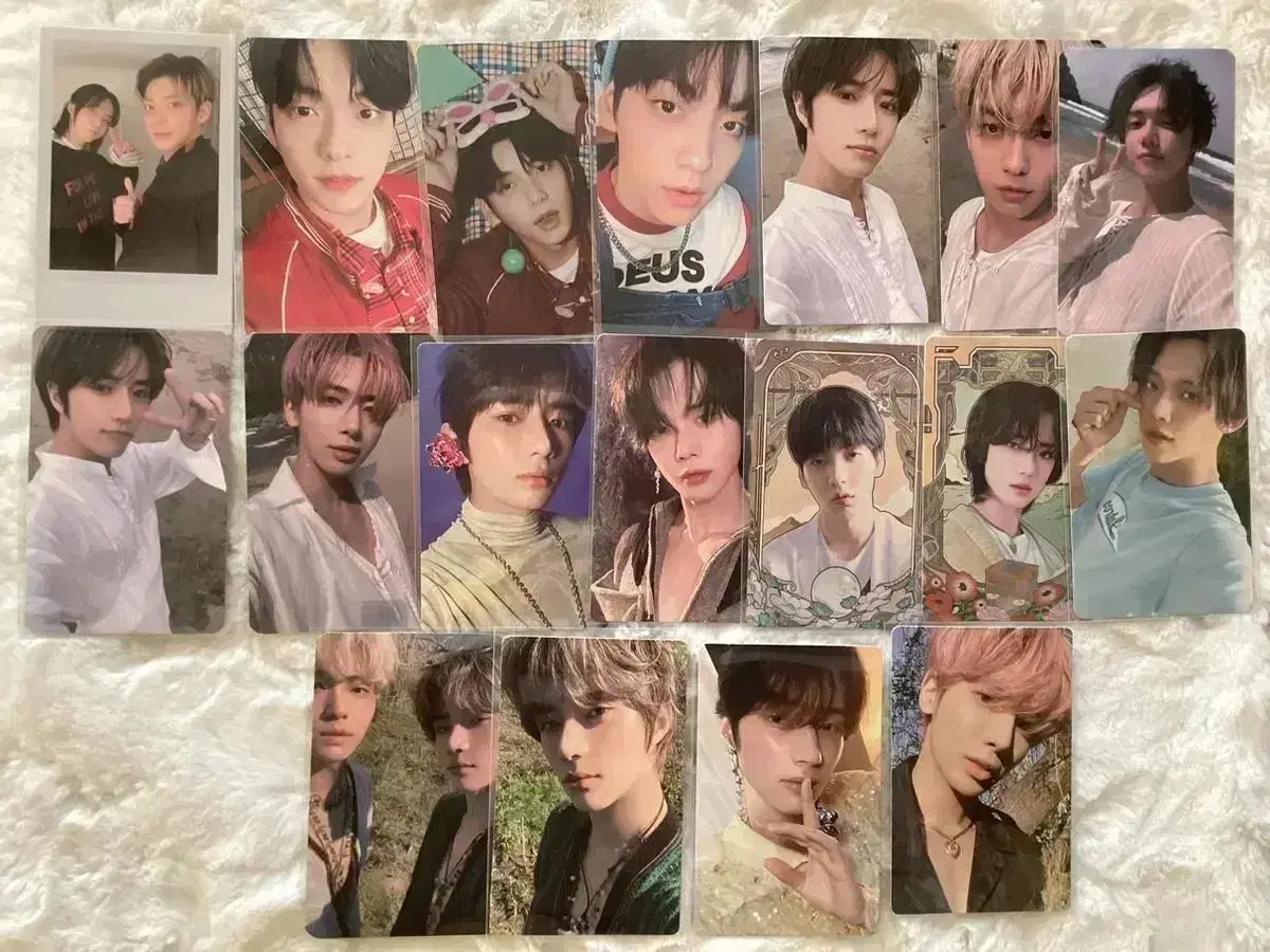 4000 won each, lots of freebies) TXT Poca Yeonjun Soobin Beomgyu Taehyun Huening Kai