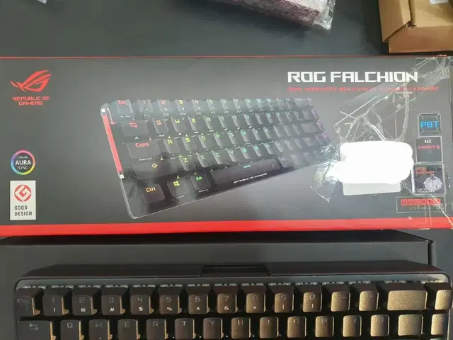 에이수스 ROG FALCHION BL US 청축 68키 미니 키보드