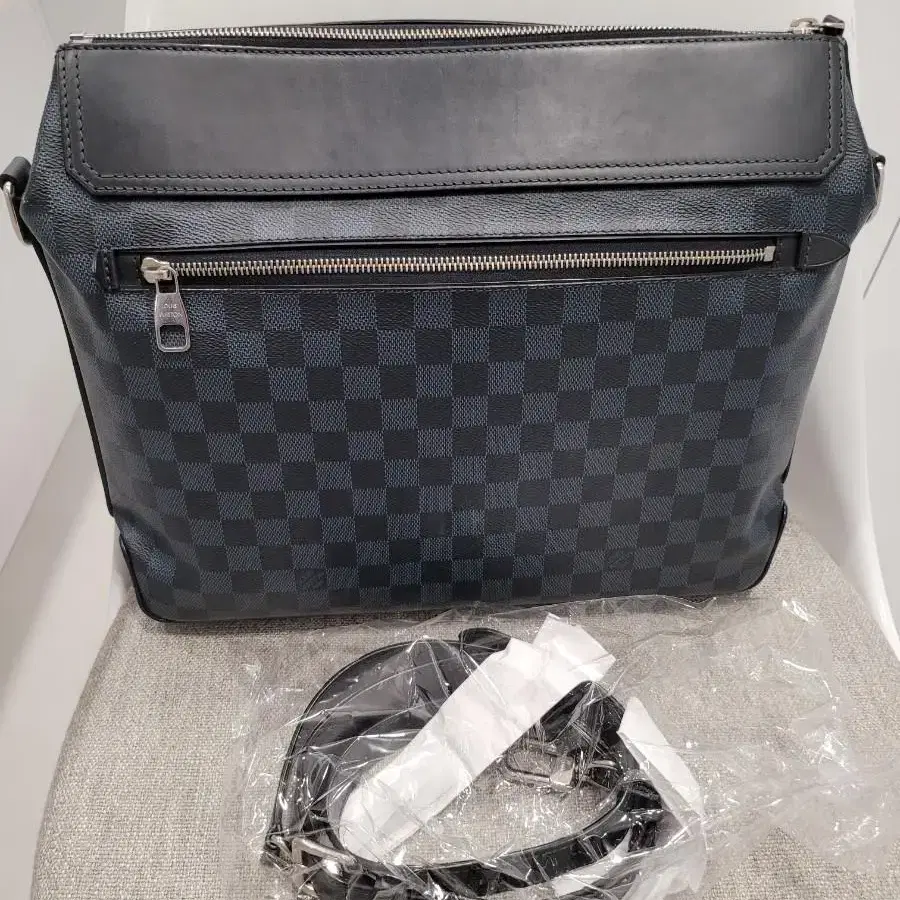 루이비통 LOUIS VUITTON 그리니치 메신저백