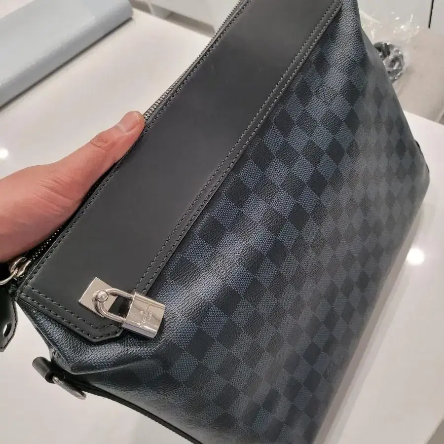 루이비통 LOUIS VUITTON 그리니치 메신저백