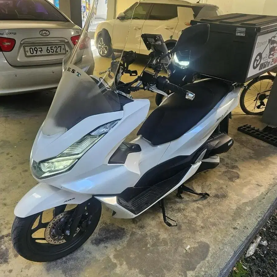 pcx125 22년식 화이트 (28xxx)