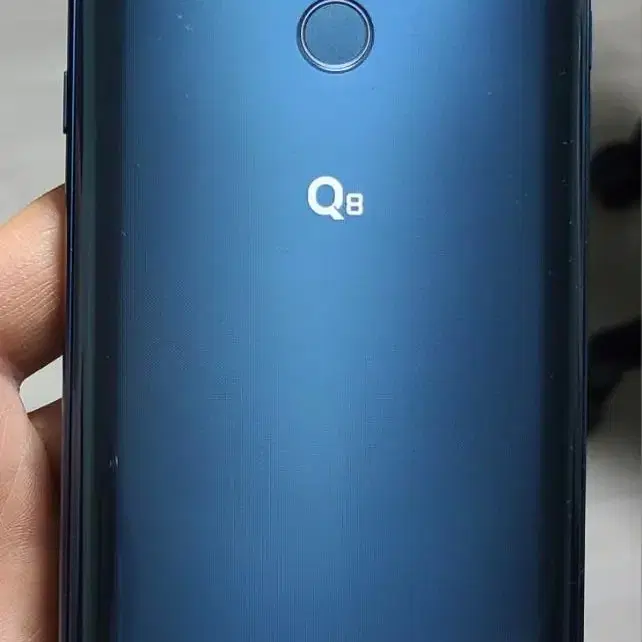 LG Q8(Q815) 블루 64GB A급 싸게 팝니다.