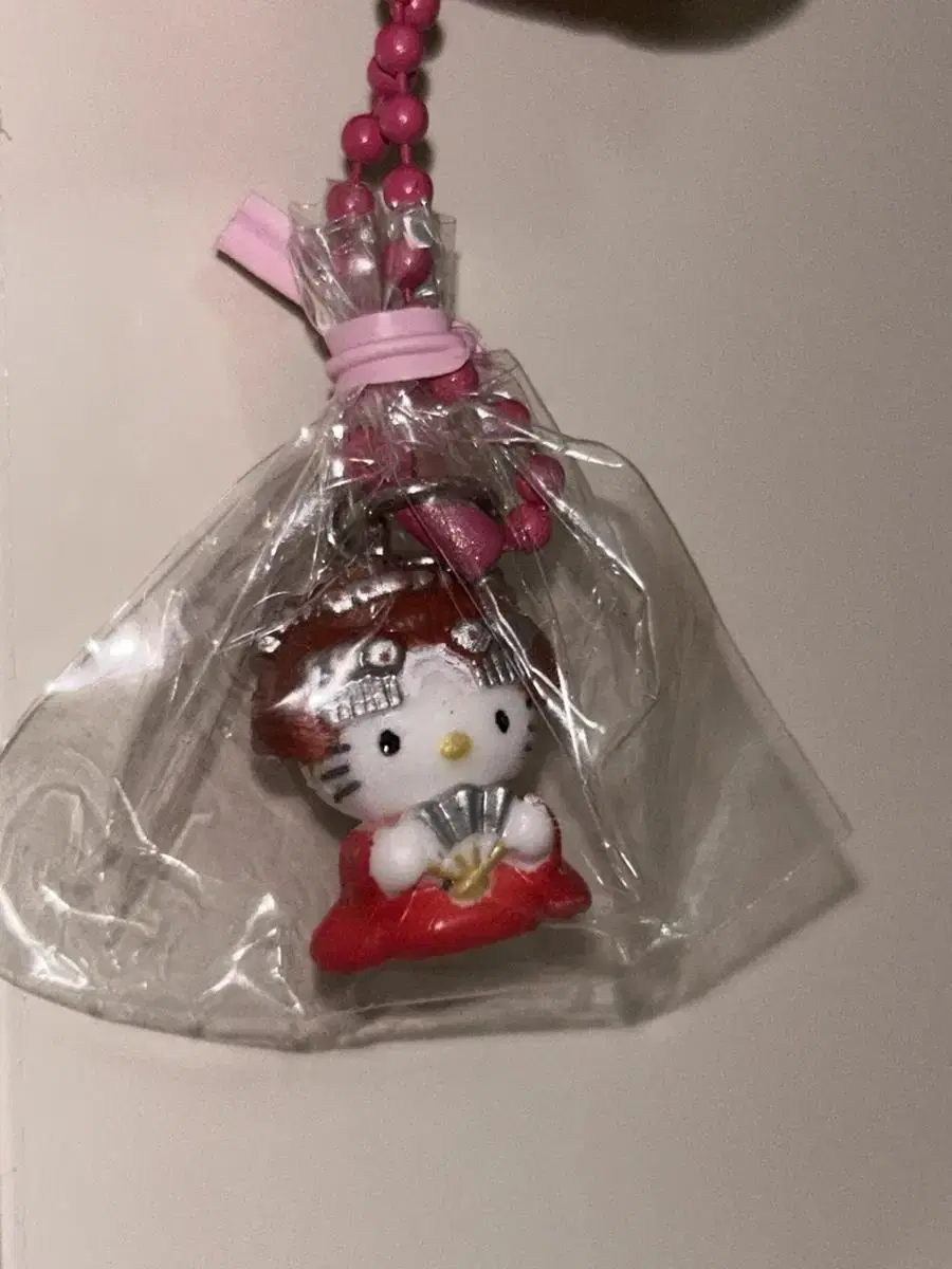 Kitty Strap keyring Figures