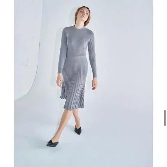 아이홀릭캐시미어 Flared rib knit dress 니트드레스