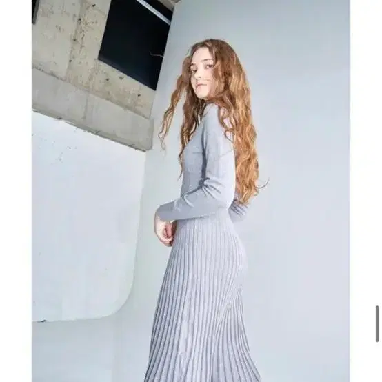 아이홀릭캐시미어 Flared rib knit dress 니트드레스