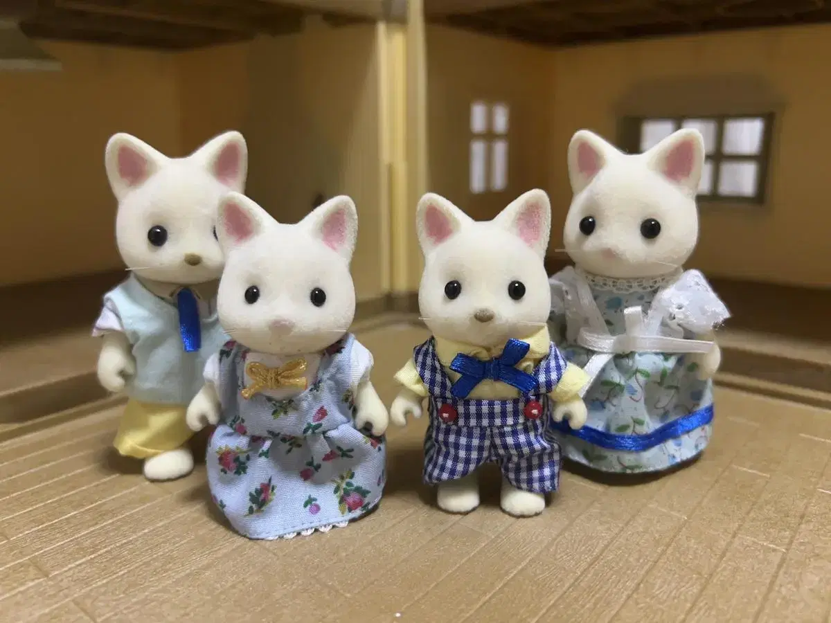 Sylvanian Silkcat Family